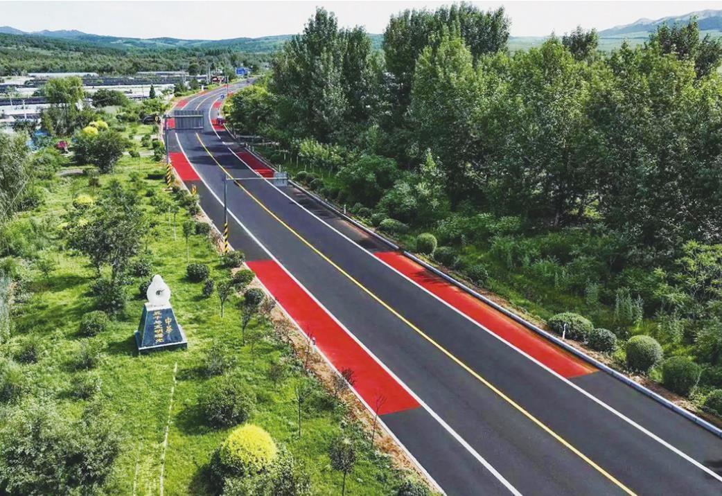 27.1公里長的紅山大道是一條引領(lǐng)旅游風(fēng)尚、展現(xiàn)自然與文化之美的紐帶。朝陽發(fā)布供圖